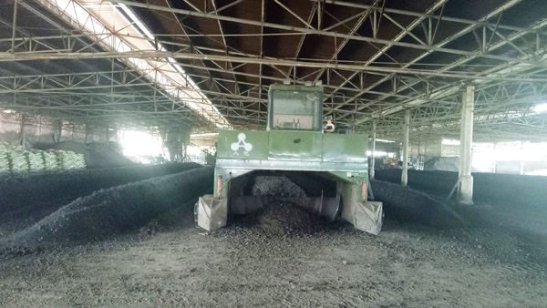 小型有機肥生產(chǎn)線適合選用哪種有機肥翻拋機？