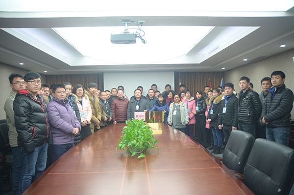 人元生物公司組織”溫暖傳遞“活動現(xiàn)場 人元生物公司組織”溫暖傳遞“活動現(xiàn)場