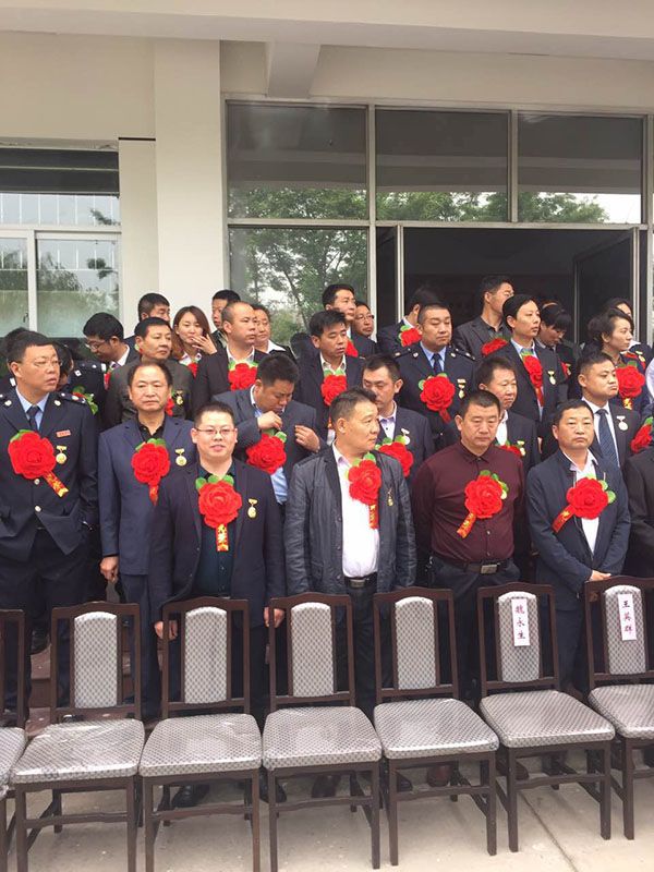 優(yōu)秀企業(yè)家稱號(hào)證書(shū) 優(yōu)秀企業(yè)家稱號(hào)證書(shū)