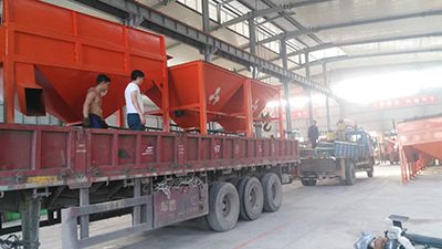 有機肥加工設備發(fā)貨現(xiàn)場圖1