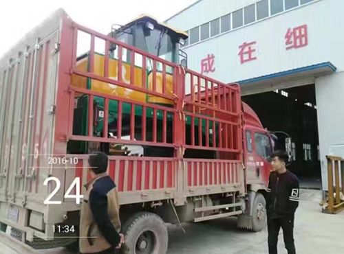 有機(jī)肥履帶式翻堆機(jī)發(fā)往湖南