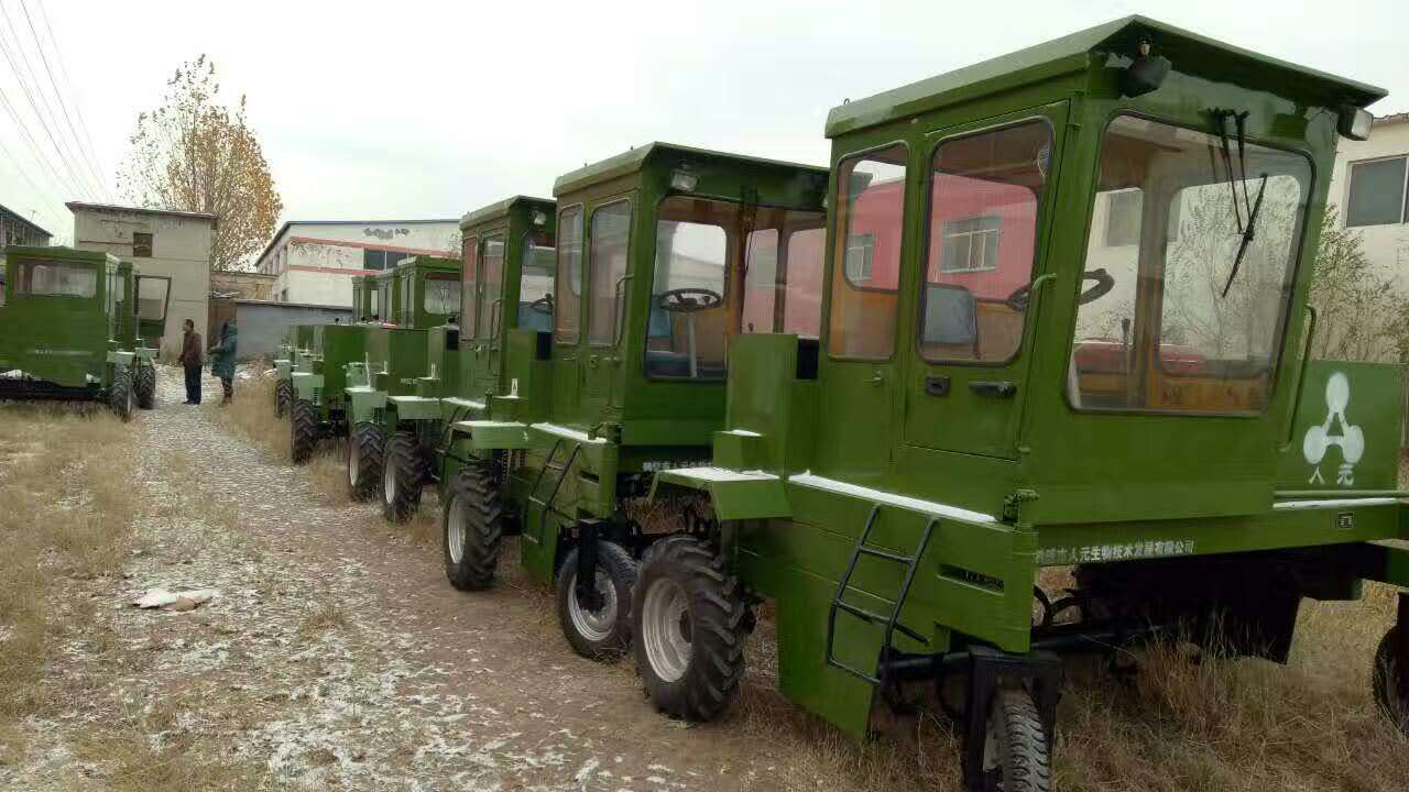 小型條跺式翻堆機(jī)詳細(xì)介紹