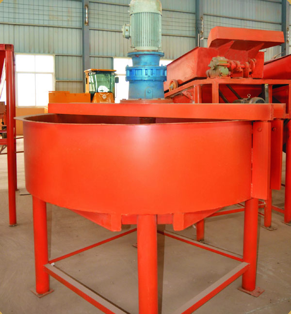 有機肥設備立式攪拌機的組成