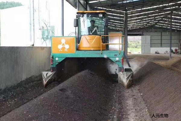 有機肥地面翻堆機設備如何進行日常維護保養(yǎng)
