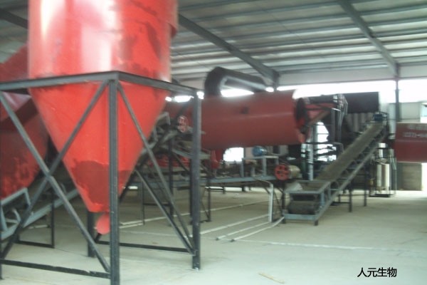 粉狀和顆粒狀有機肥造粒機設(shè)備有什么區(qū)別