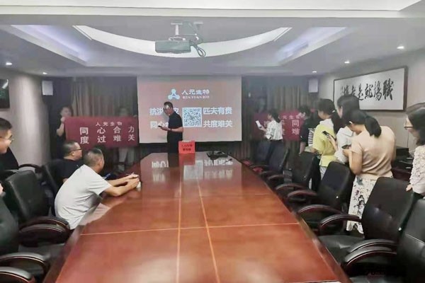 洪水無情，人元有愛！河南暴雨后各方組織捐贈(zèng)現(xiàn)場(chǎng)