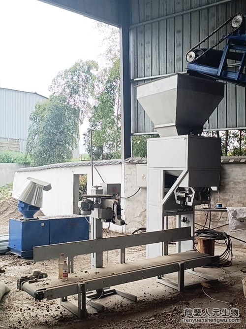 有機(jī)肥自動(dòng)計(jì)量包裝機(jī)稱(chēng)用途與特點(diǎn)